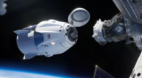 人类首次商业载人航天发射：开启太空旅行新纪元